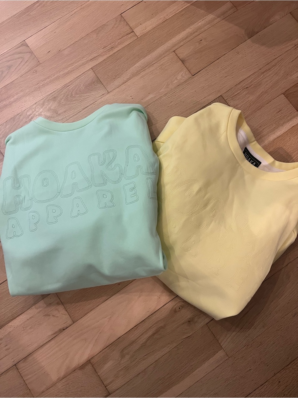 2 NWT Hoaka Crewneck large